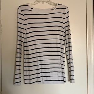 Long sleeve stripped shirt.